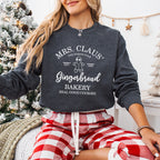 Mrs. Claus Gingerbread Bakery Design - Christmas Unisex Crewneck T-Shirt Sweatshirt Hoodie