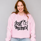 Just Married Ring Design - Honeymoon Unisex Crewneck T-Shirt Sweatshirt Hoodie