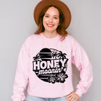 Honeymoonin' Vacation Design - Honeymoon Unisex Crewneck T-Shirt Sweatshirt Hoodie