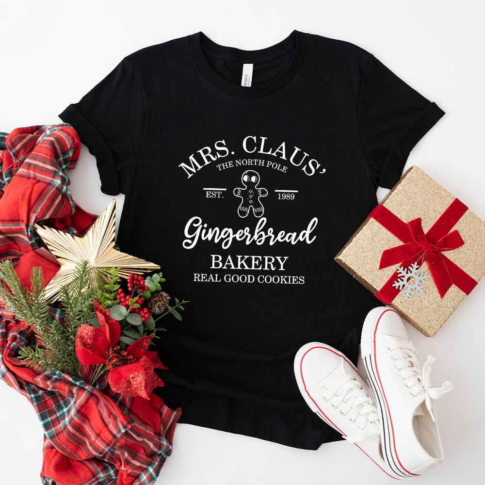 Mrs. Claus Gingerbread Bakery Design - Christmas Unisex Crewneck T-Shirt Sweatshirt Hoodie