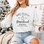 Mrs. Claus Gingerbread Bakery Design - Christmas Unisex Crewneck T-Shirt Sweatshirt Hoodie