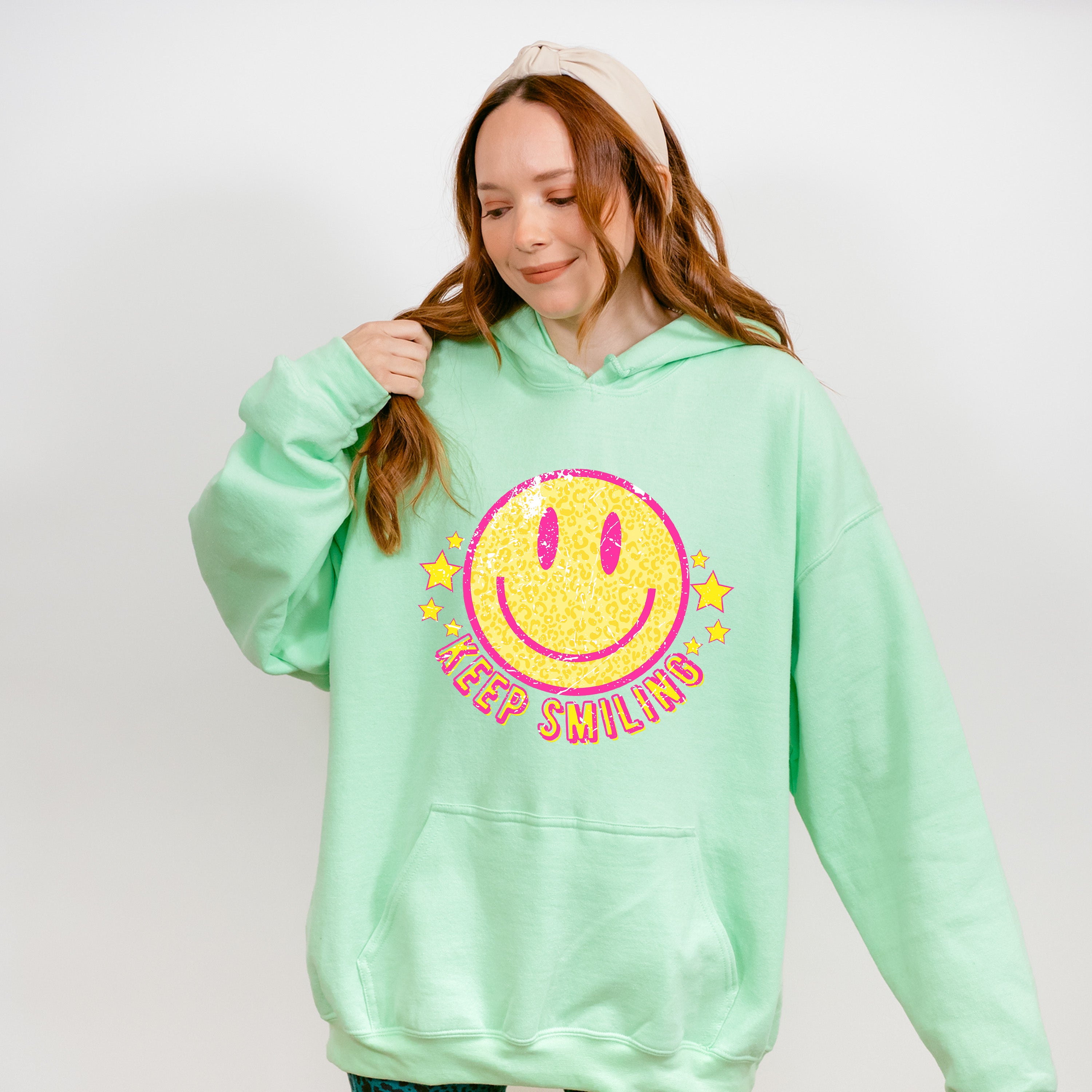Keep Smiling Good Vibes Theme T-shirt, Hoodie, Sweatshirt
