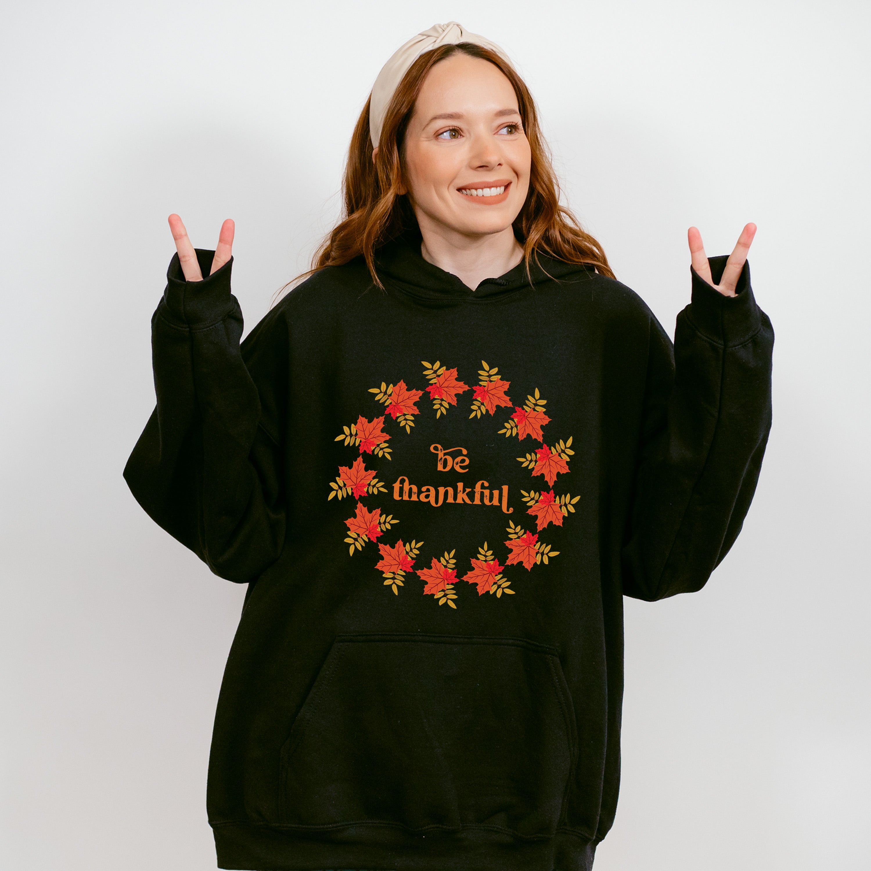 Be Thankful Circle Leaves Design - Thanksgiving Theme Unisex Crewneck T-Shirt Sweatshirt Hoodie