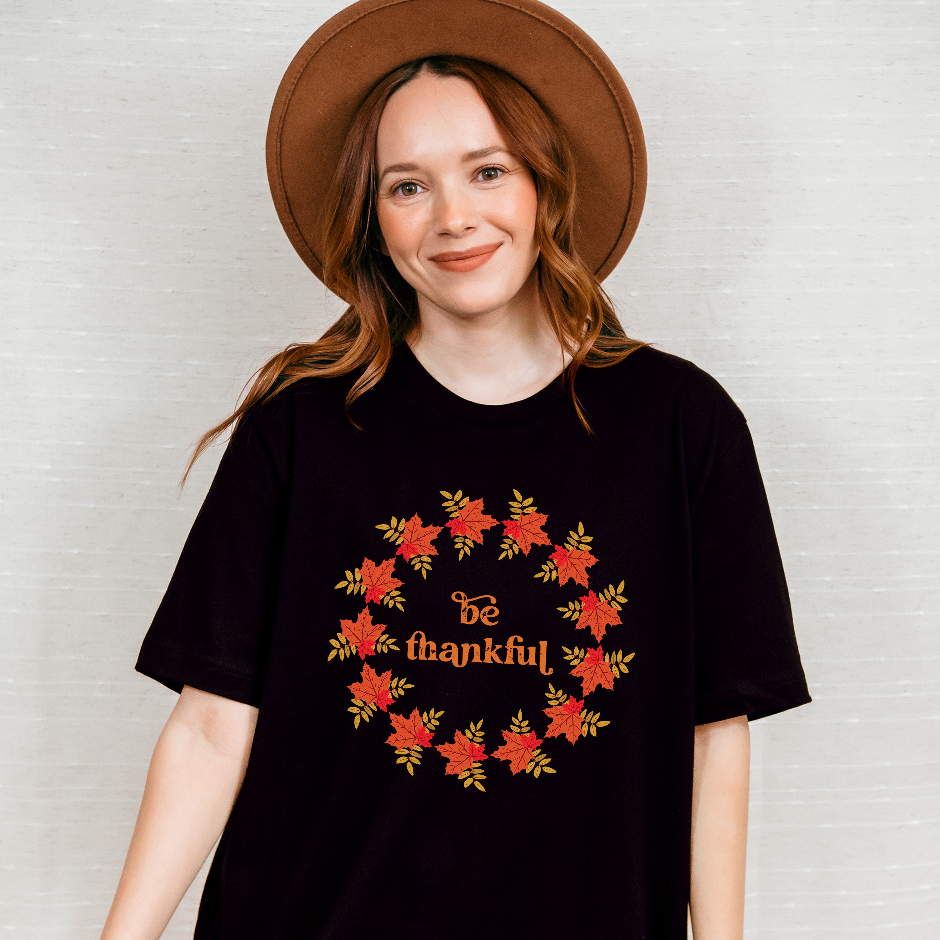 Be Thankful Circle Leaves Design - Thanksgiving Theme Unisex Crewneck T-Shirt Sweatshirt Hoodie