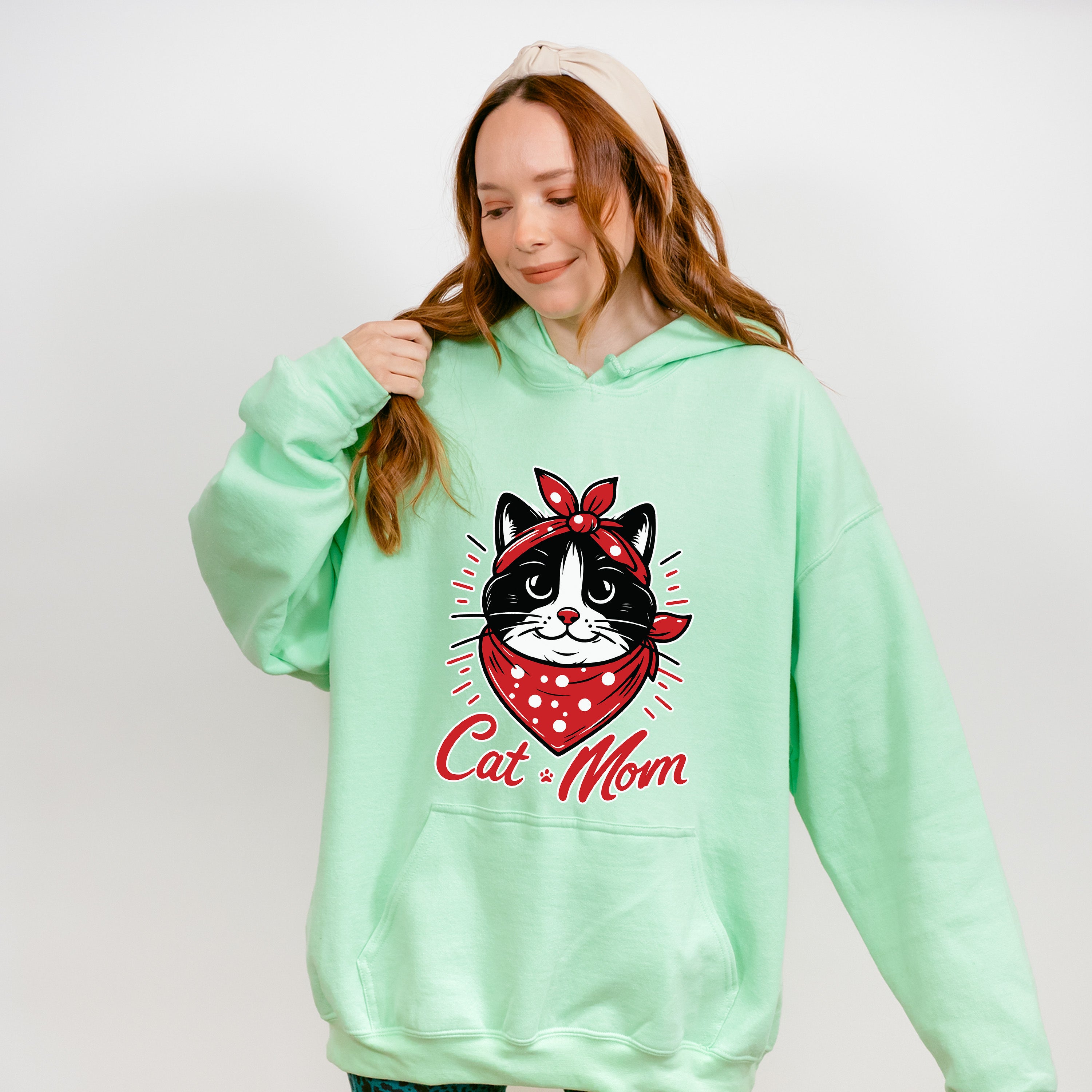 Cat And Mom Red Design - Cats Unisex Crewneck T-Shirt Sweatshirt Hoodie