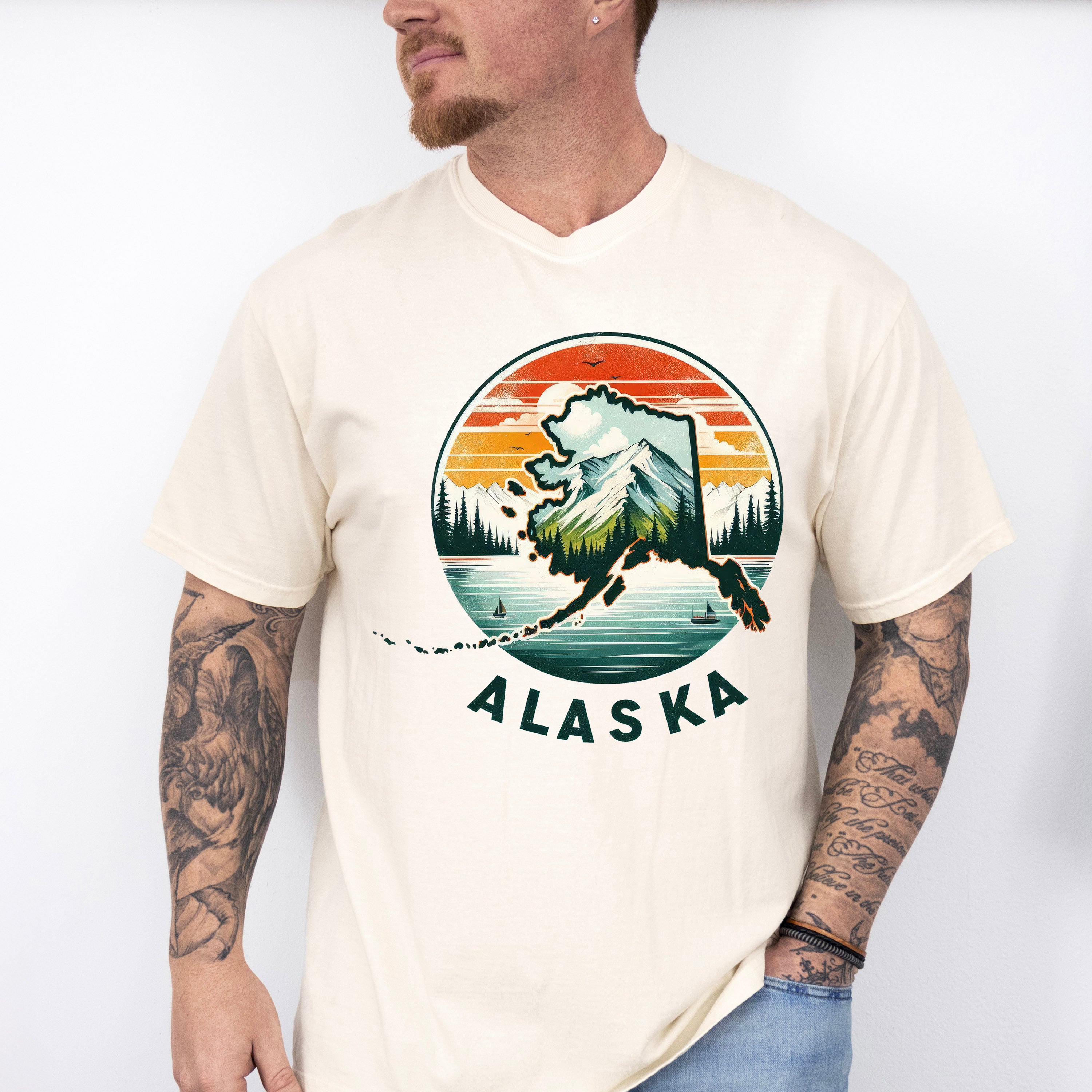 Colorful Alaska Design - States &amp; Cities Unisex Crewneck T-Shirt Sweatshirt Hoodie