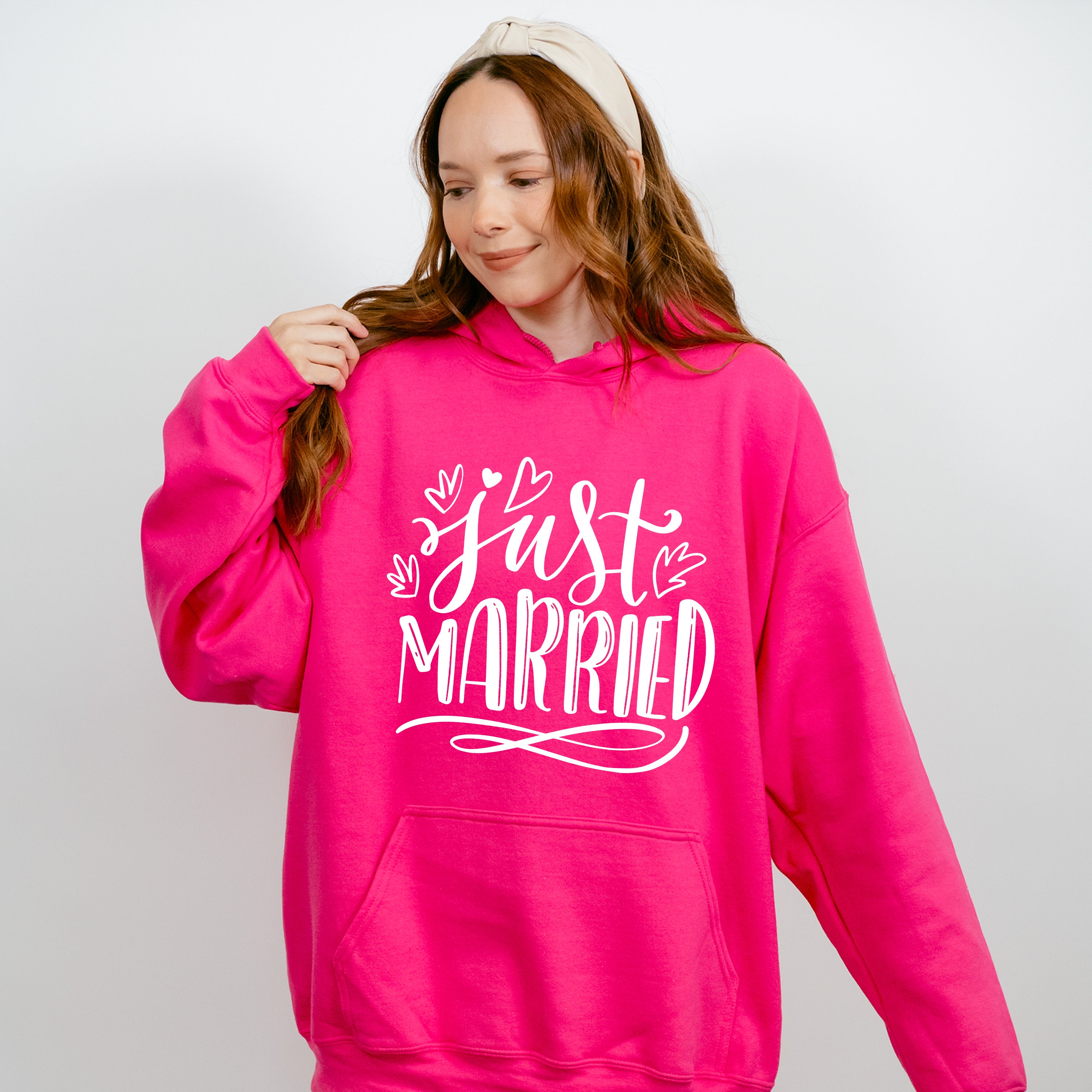 Just Married Heart Design - Honeymoon Unisex Crewneck T-Shirt Sweatshirt Hoodie