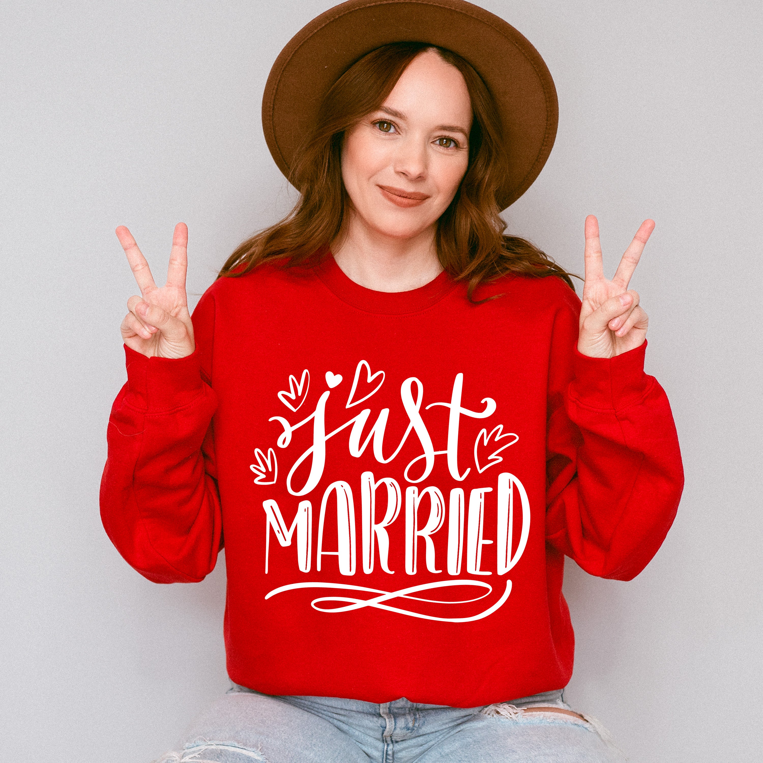 Just Married Heart Design - Honeymoon Unisex Crewneck T-Shirt Sweatshirt Hoodie