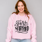 Just Married Heart Design - Honeymoon Unisex Crewneck T-Shirt Sweatshirt Hoodie