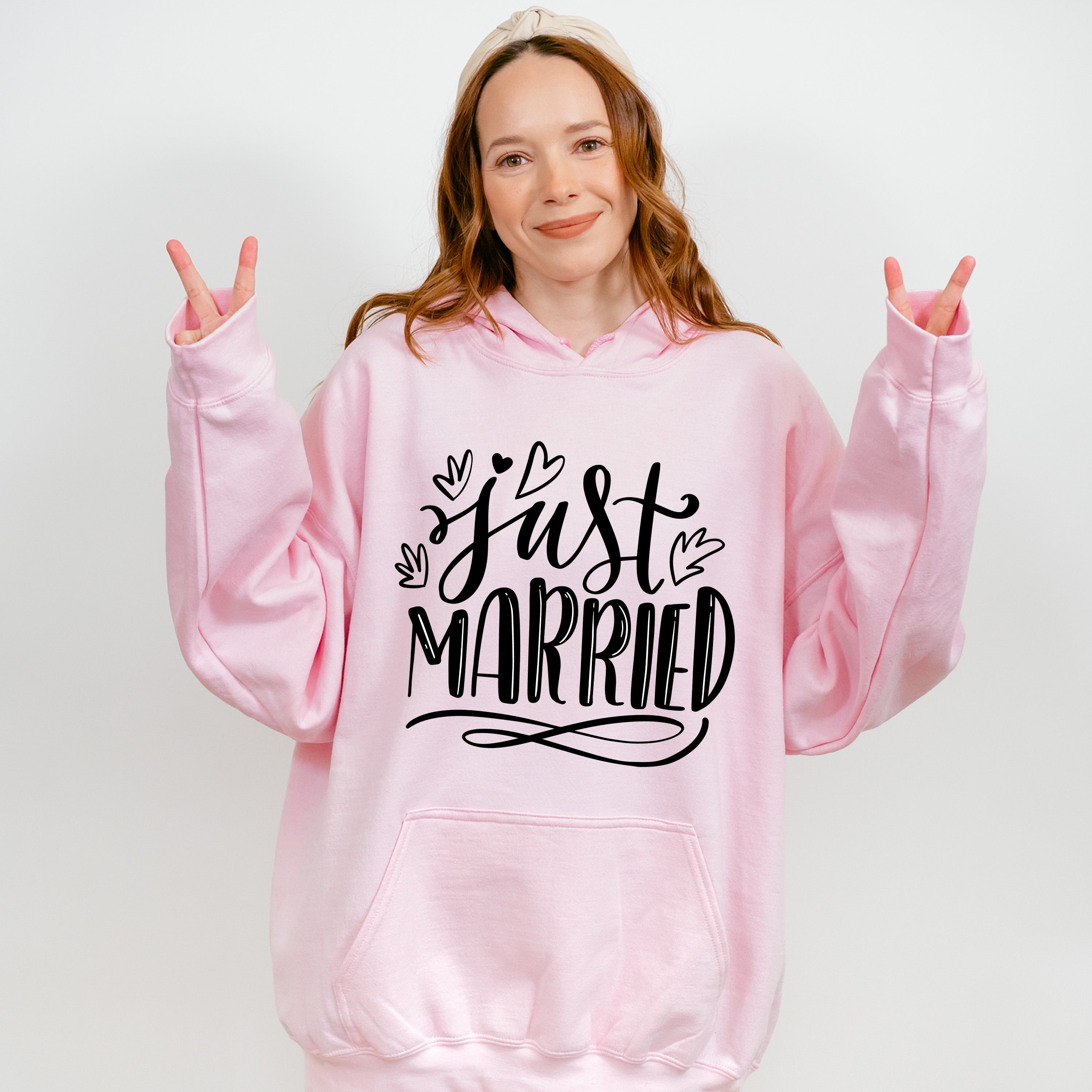 Just Married Heart Design - Honeymoon Unisex Crewneck T-Shirt Sweatshirt Hoodie