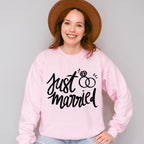 Just Married Ring Design - Honeymoon Unisex Crewneck T-Shirt Sweatshirt Hoodie