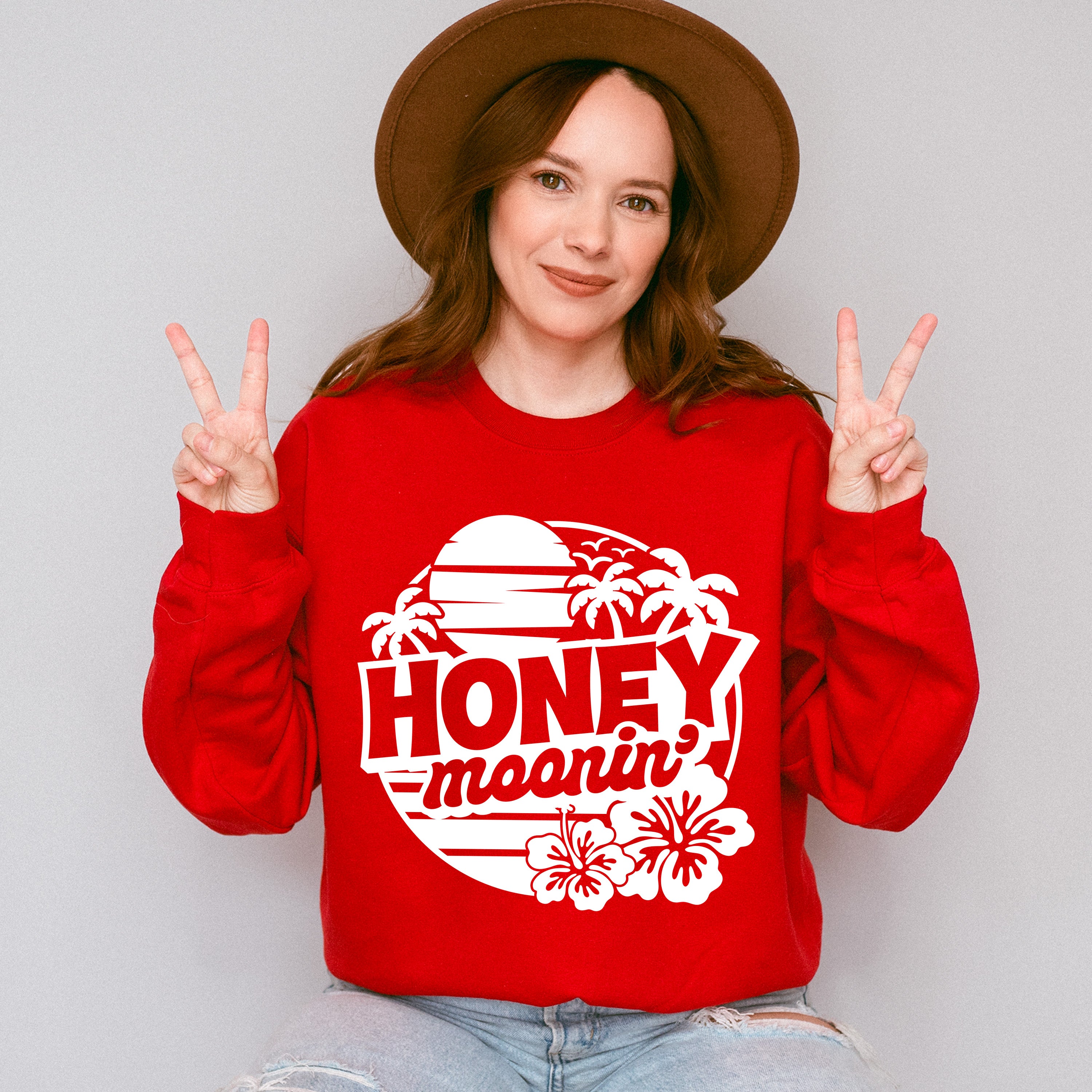 Honeymoonin' Vacation Design - Honeymoon Unisex Crewneck T-Shirt Sweatshirt Hoodie