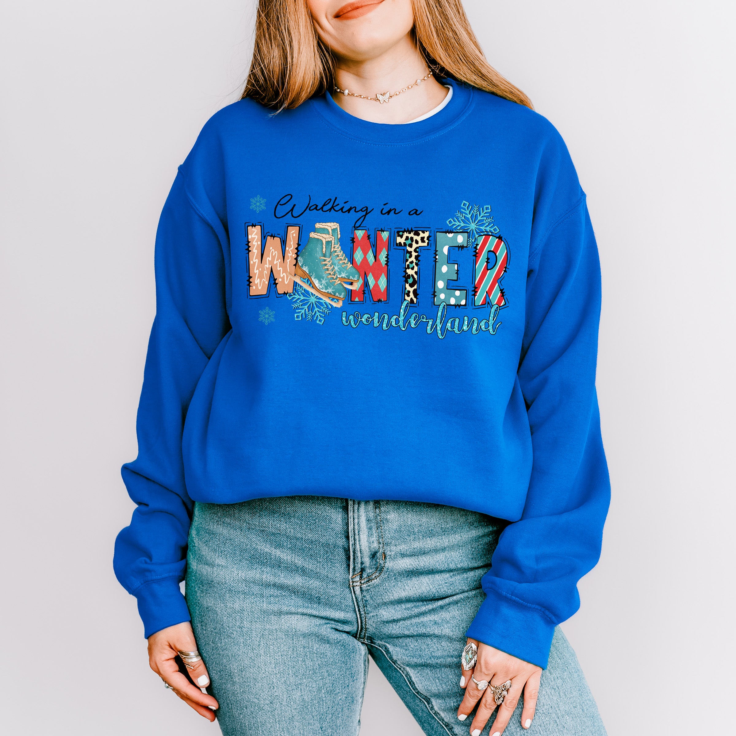 Walking In A Wonderland Design - Winter Unisex Crewneck T-Shirt Sweatshirt Hoodie