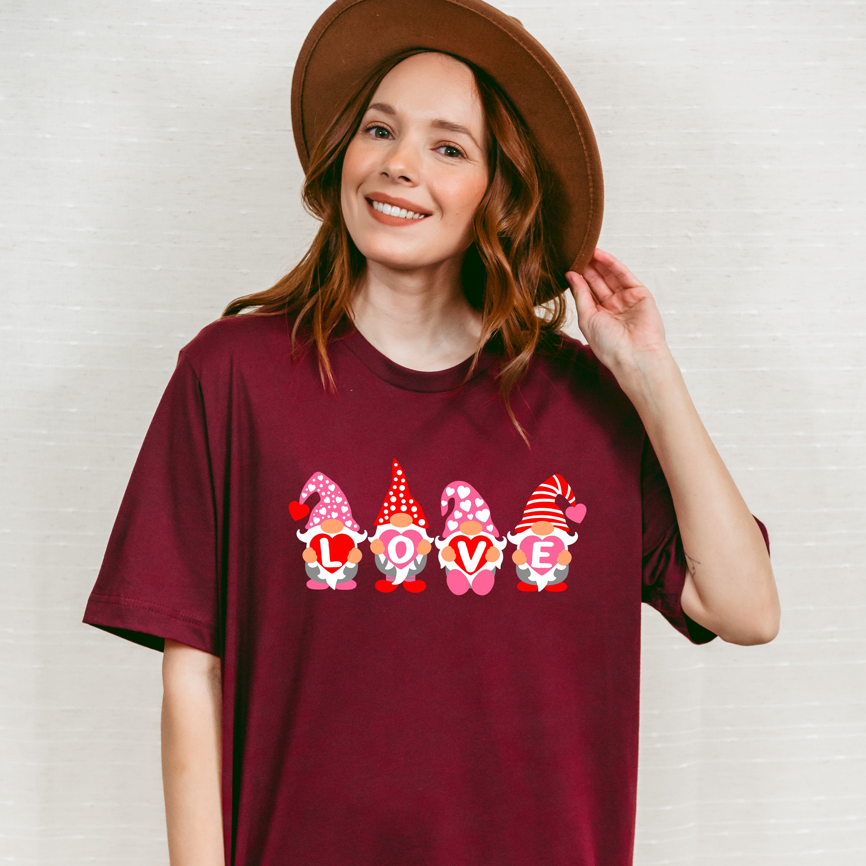 Love Gnomes Holding Hearts - Valentine's Day Unisex Crewneck T-Shirt Sweatshirt Hoodie