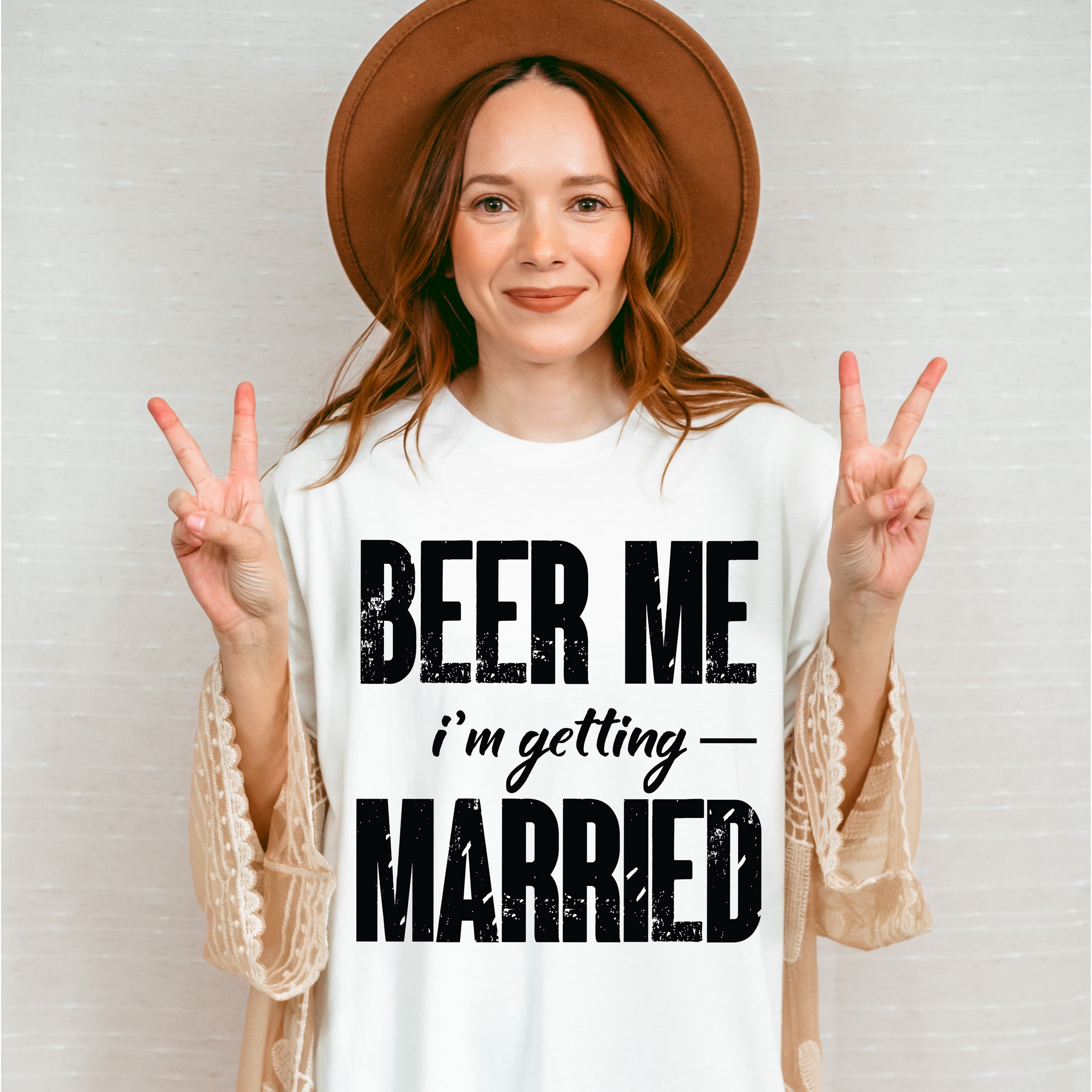 Beer Me I'm Getting Married B&amp;W Design - Bachelor Unisex Crewneck T-Shirt Sweatshirt Hoodie