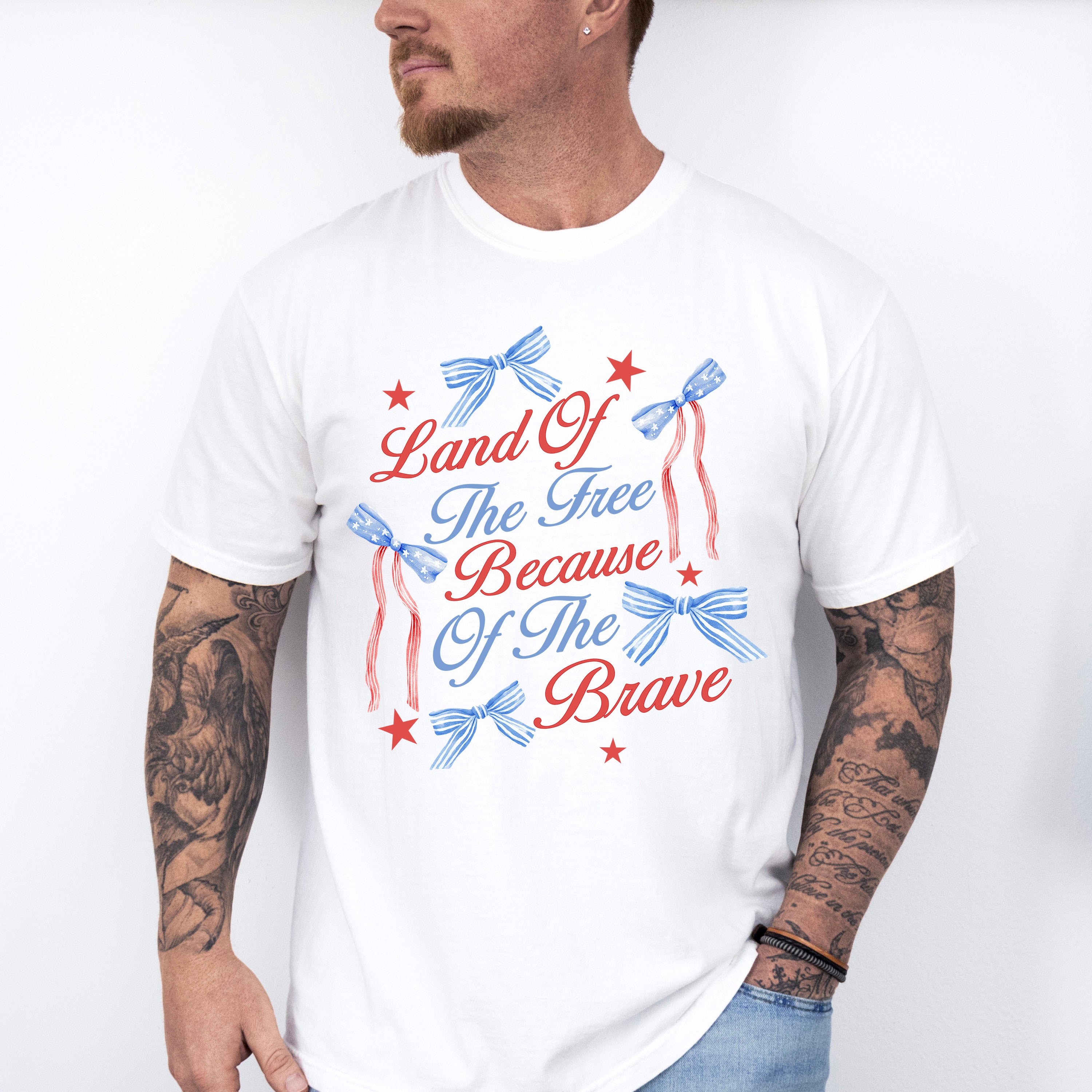 Land Of The Free Because Of The Brave Ribbons &amp; Stars - 4th Of July Unisex Crewneck T-Shirt Sweatshirt Hoodie