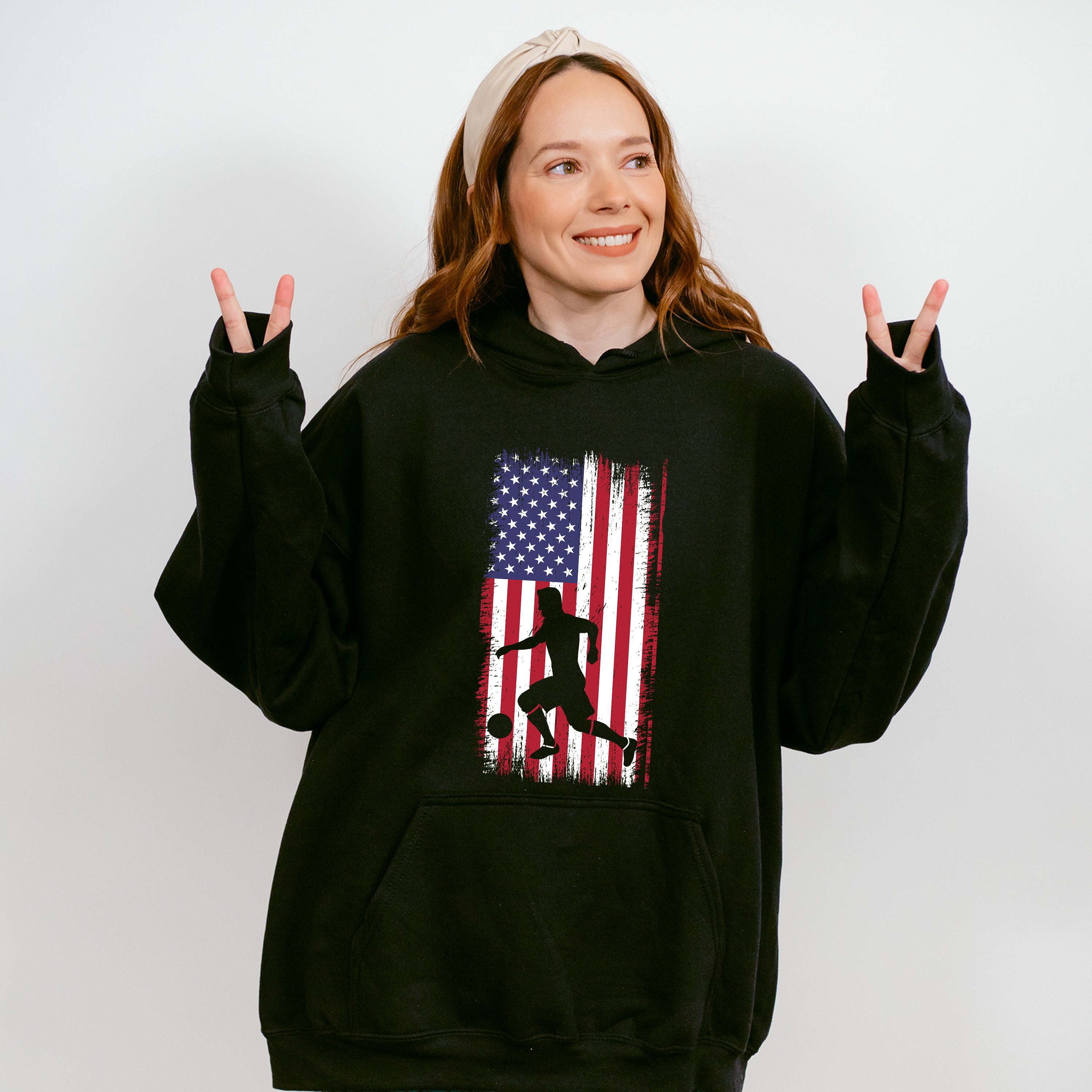 Us Flag Soccer Player Silhouette Design - Soccer Unisex Crewneck T-Shirt Sweatshirt Hoodie