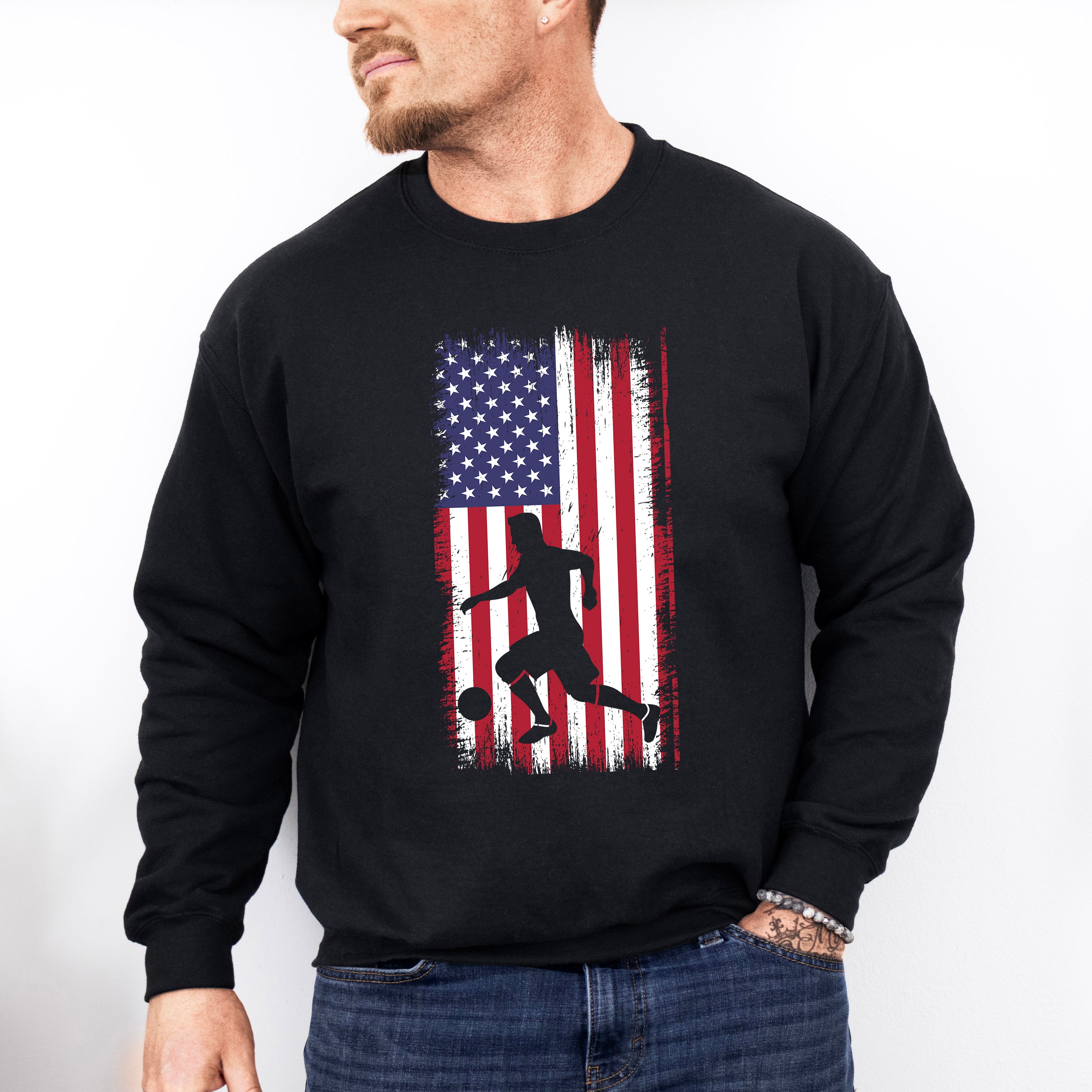 Us Flag Soccer Player Silhouette Design - Soccer Unisex Crewneck T-Shirt Sweatshirt Hoodie