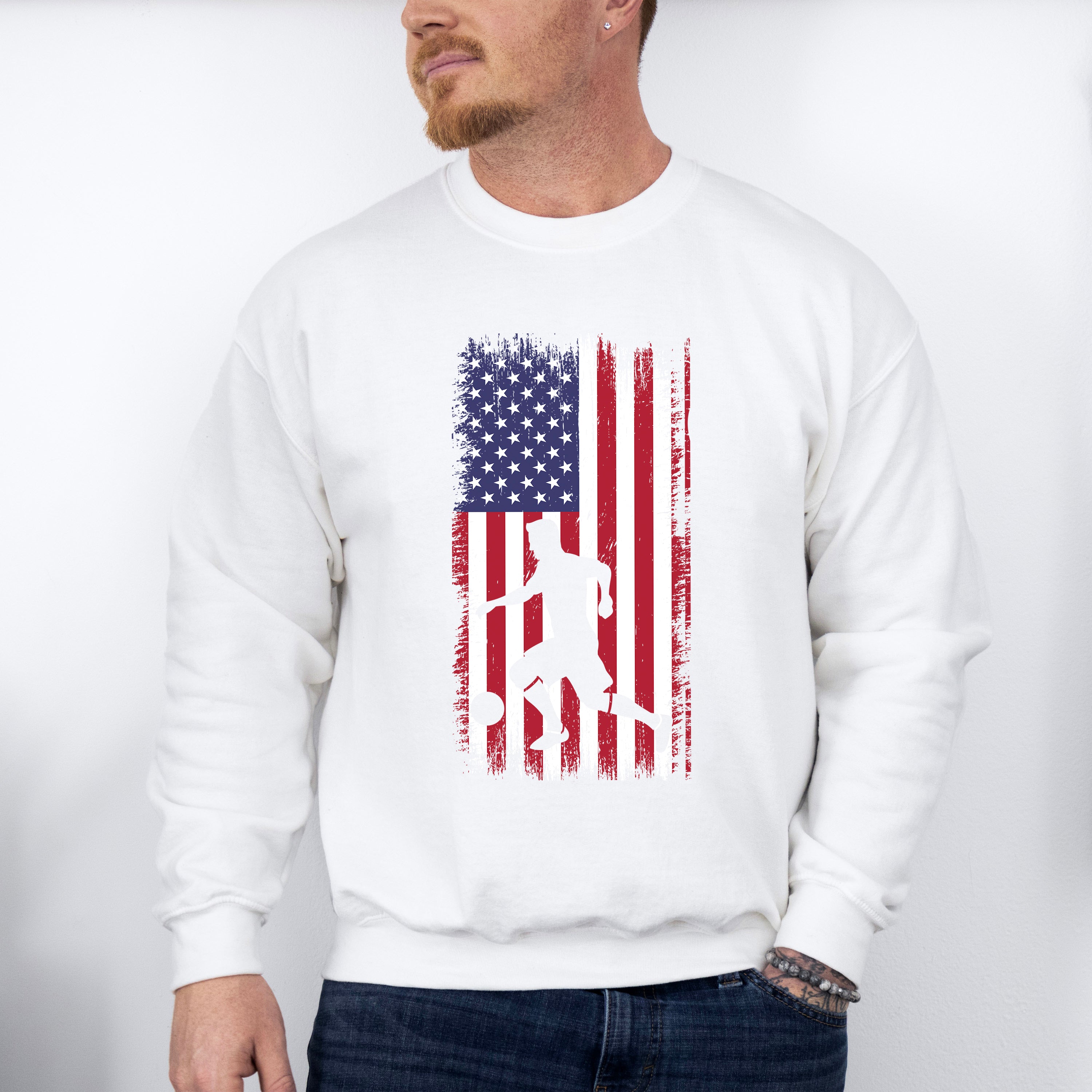 Us Flag Soccer Player Silhouette Design - Soccer Unisex Crewneck T-Shirt Sweatshirt Hoodie