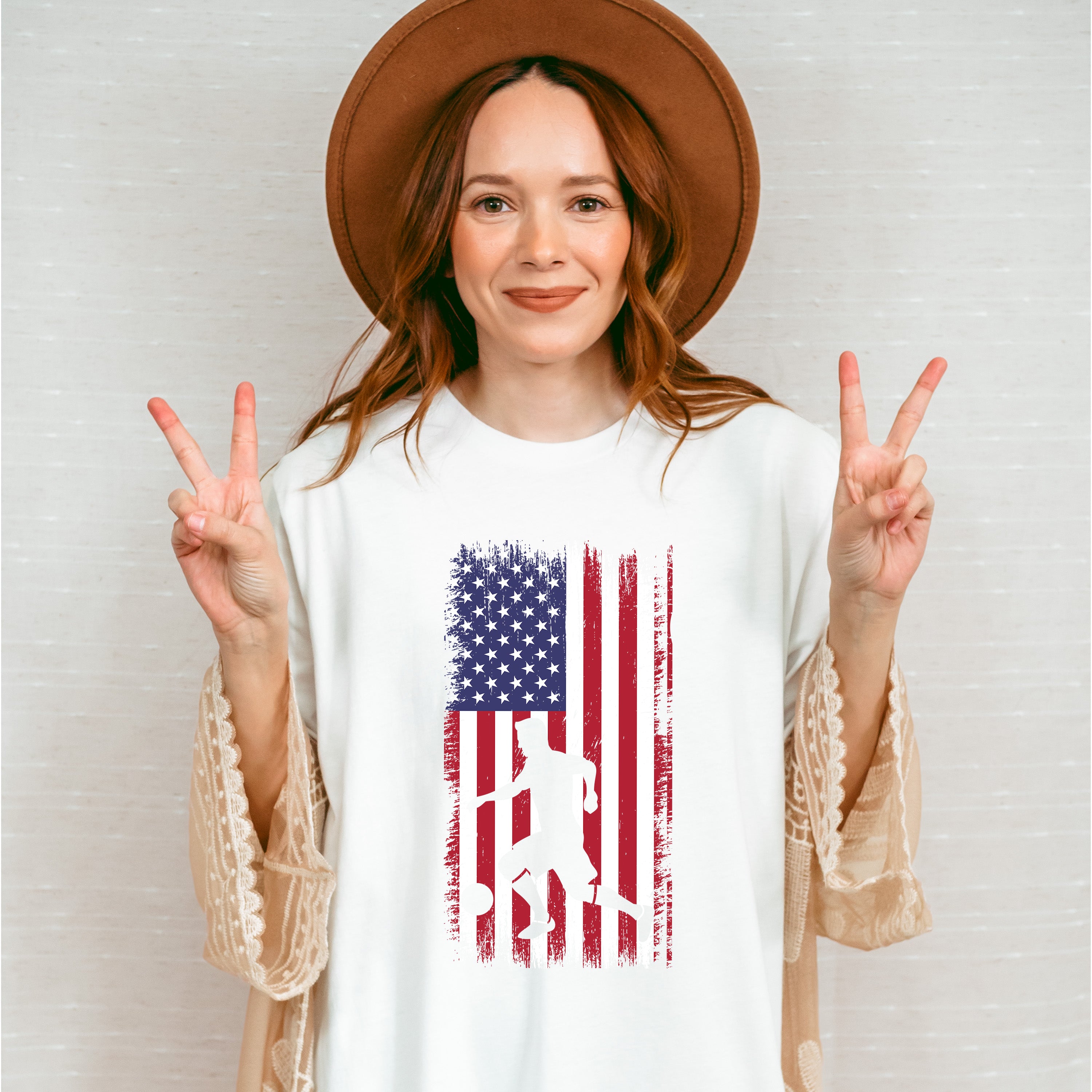 Us Flag Soccer Player Silhouette Design - Soccer Unisex Crewneck T-Shirt Sweatshirt Hoodie